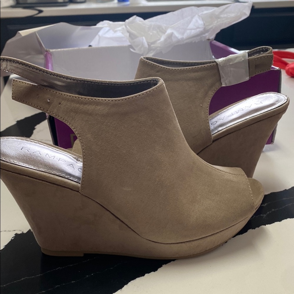Rampage Women's Tan Wedge Sandals